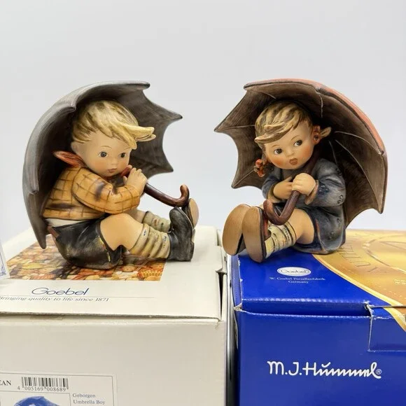 Goebel Hummel Umbrella Boy & Girl Porcelain Figurine 4 3/4” Germany Box /COA